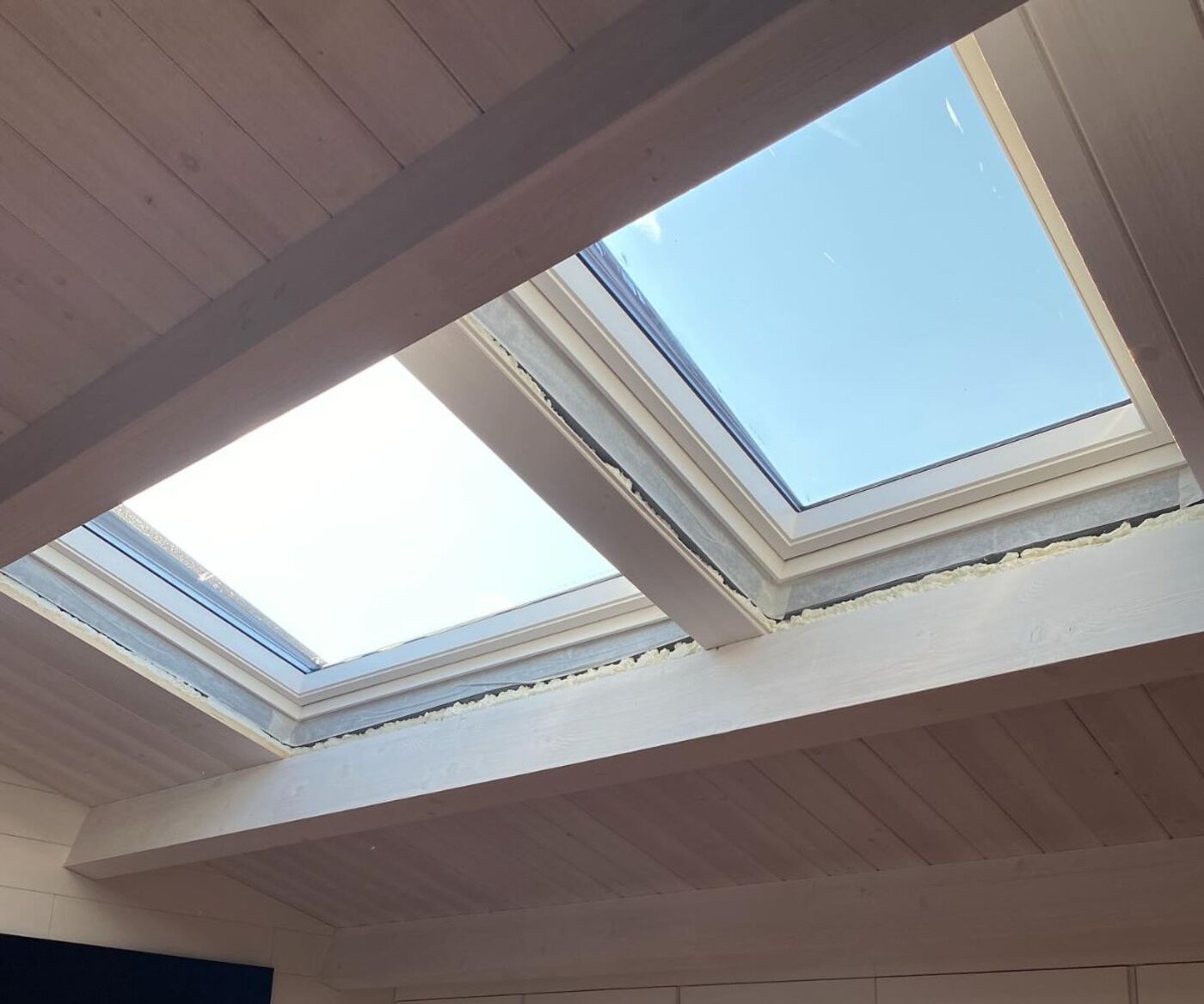 Mansarda luminosa con due finestre per tetti VELUX affiancate